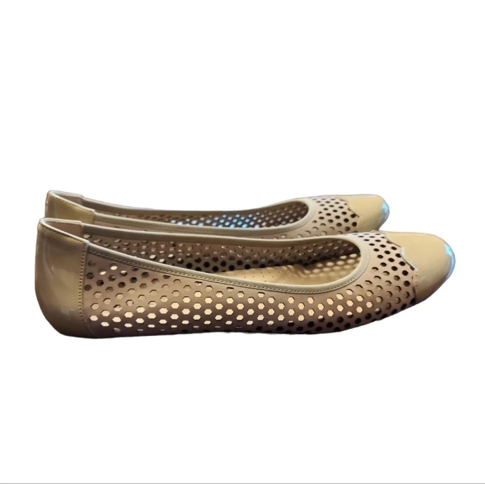 Vaneli Leather Perforated Flats NWOB 😍 - Picture 11 of 13